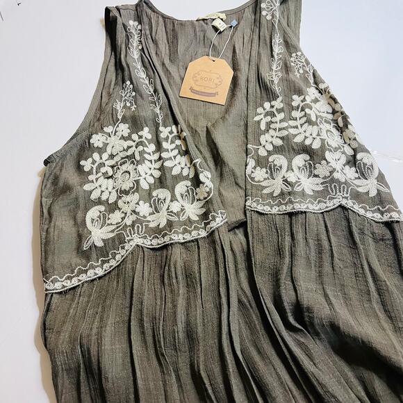 Kori America Embroidered Floral Open Front Vest Kimono Size Medium NWT - Picture 7 of 7